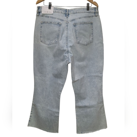 NWT 16/33 LOFT Curvy High Waist Kick Crop Lightwash Denim Jean - Picture 3 of 6